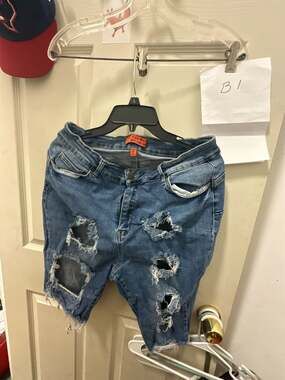 Wax Jean Distressed Denim Shorts Size 18
